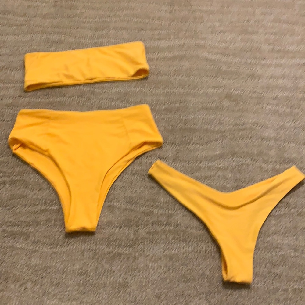 Yellow bikini (3 pieces)